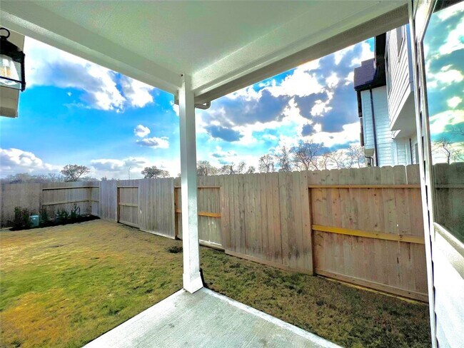 Foto del edificio - 1558 Rustling Creek Dr