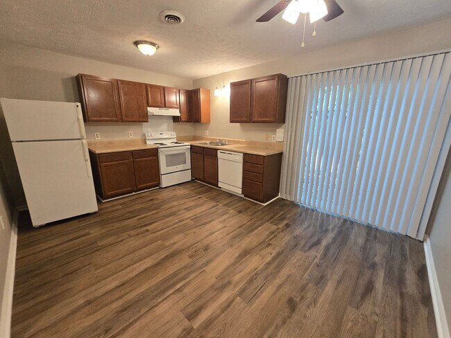 Foto del edificio - NEW LISTING!!!!!