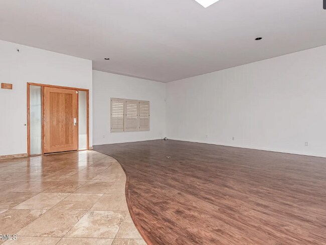 Building Photo - 7949 N Via Azul