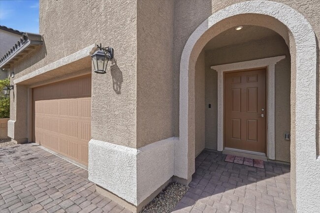 Building Photo - 10920 Oregano Ave