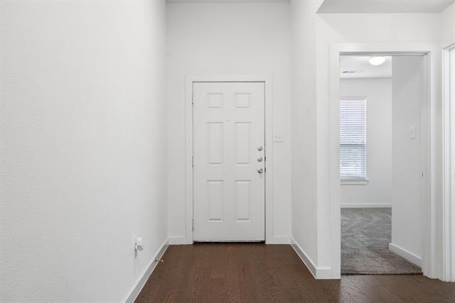 Foto del edificio - 1620 Meadow Trail Ln