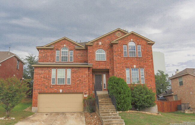 Building Photo - Spacious Stone Oak Beauty