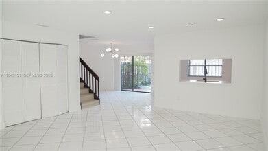 Building Photo - 9023 SW 113th Pl Cir W