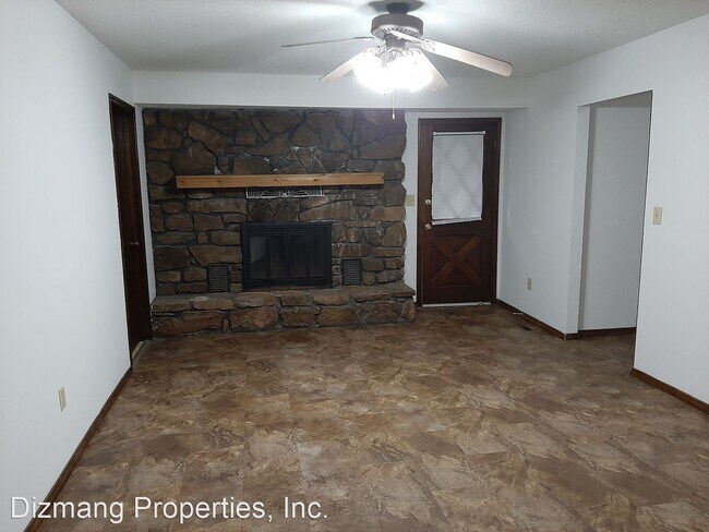 Foto del edificio - 3 br, 2 bath House - 1005 E. Guinevere St.