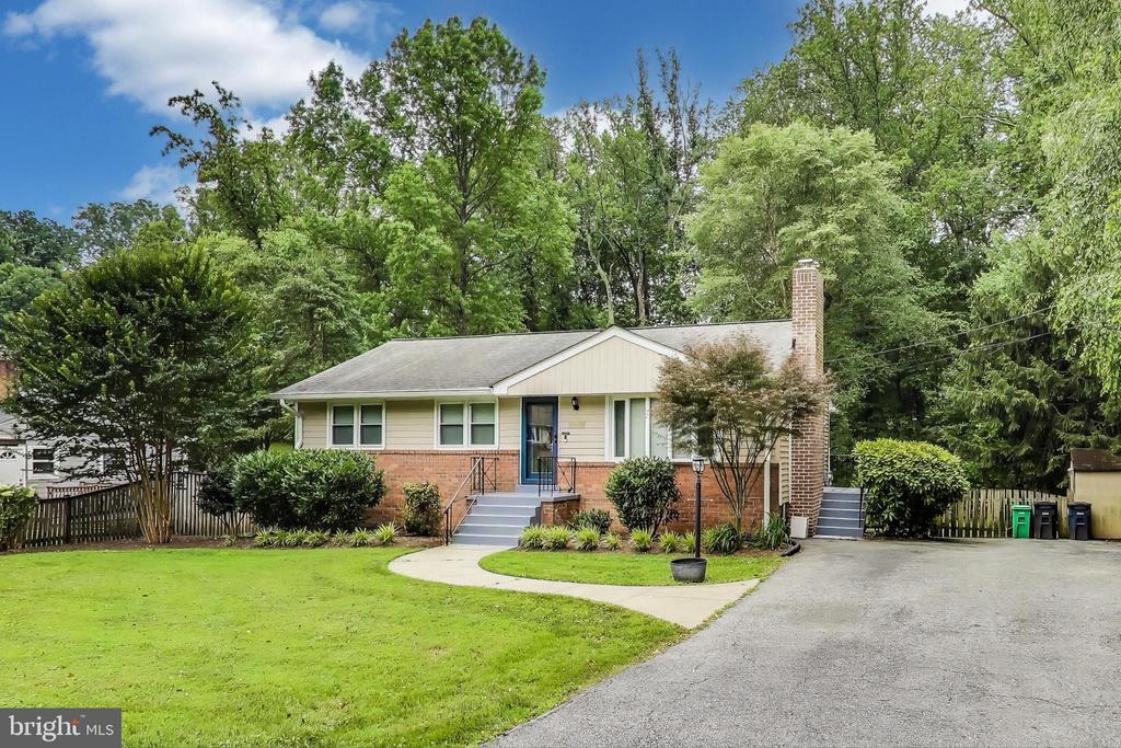 Primary Photo - 6107 Parkway Dr