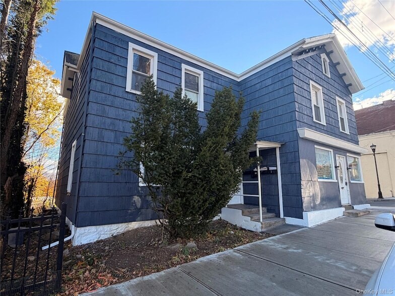 Foto principal - 42 E Main St