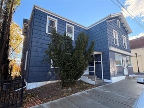 Building Photo - 42 E Main St