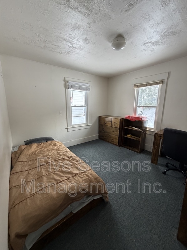 Foto del edificio - 366 Riverside Ave