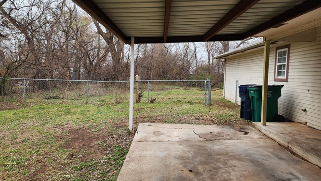 Foto del edificio - 3 Bed 1 Bath in OKC!