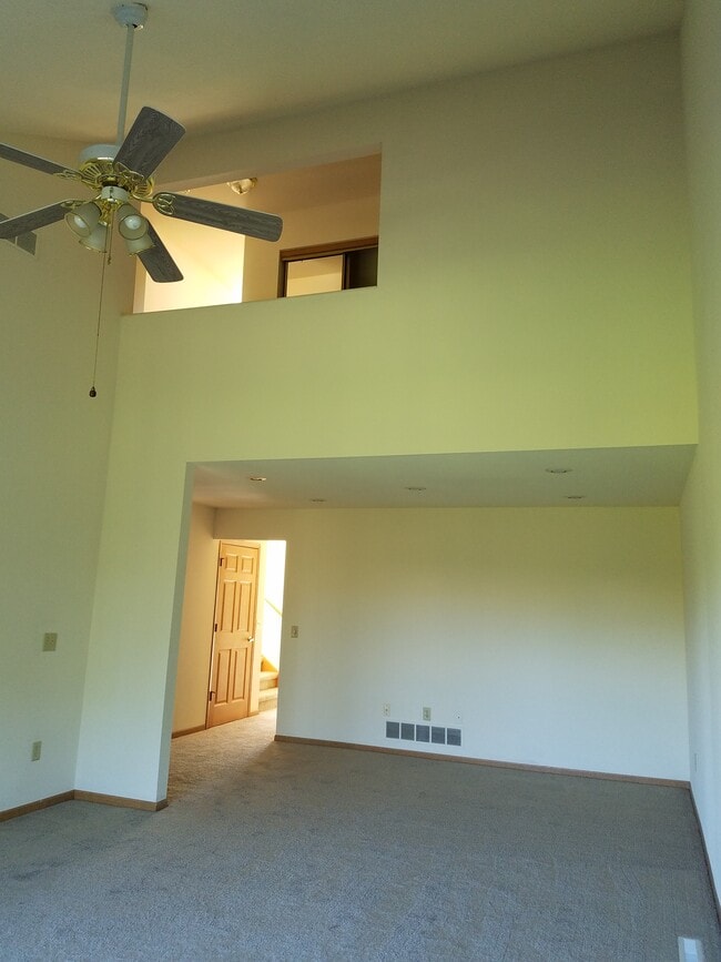 5206 Paulson Ct, McFarland, WI 53558 Townhome Rentals in McFarland WI