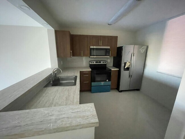 Foto del edificio - 2820 Somerset Dr