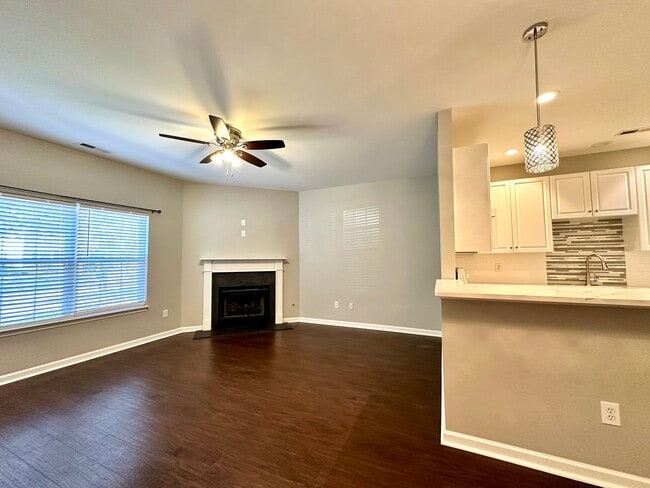 Foto del edificio - 3/3 Townhome in West of the Ashley!