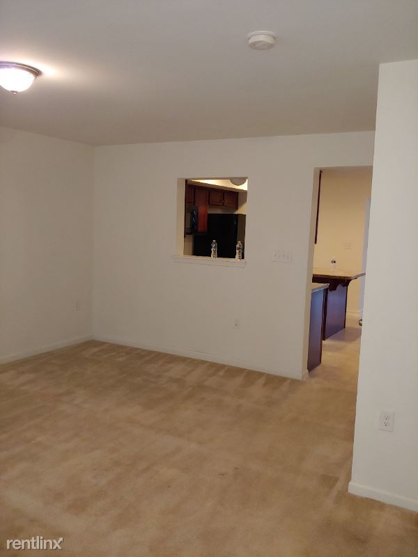 Building Photo - 3 br, 2.5 bath Townhome - 18 Teakwood Dr