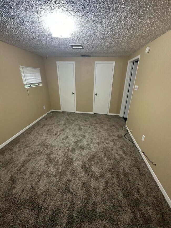 Foto del edificio - 583 W Hammond St