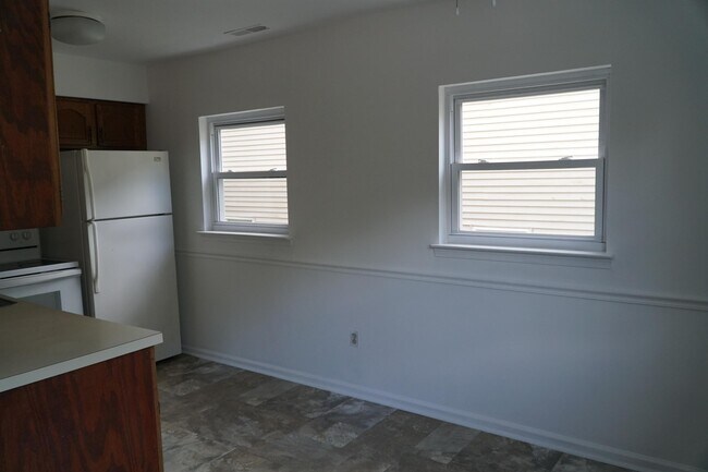 Building Photo - 241 Parker Ave