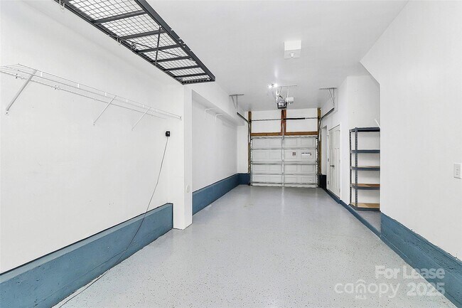 Building Photo - 228 Parkwood Ave