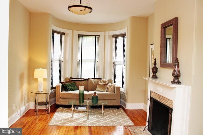 Foto del edificio - 1731 Riggs Pl NW