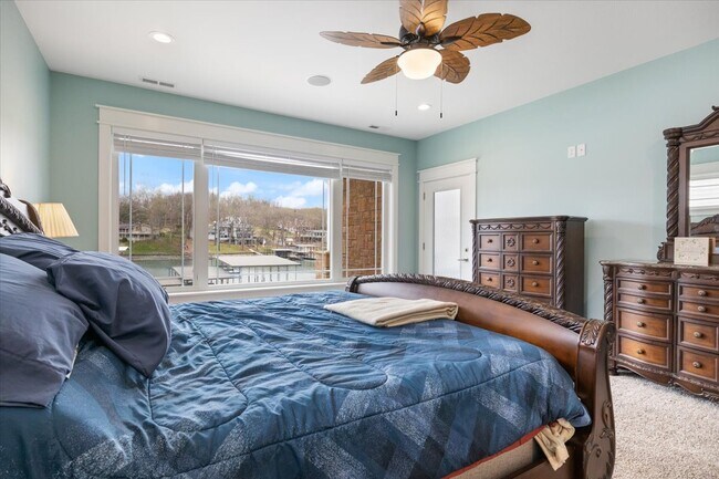 Foto del edificio - 2350 Lake Acres Dr
