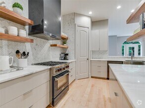 Building Photo - 1529 Barton Springs Rd