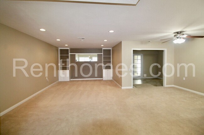 Building Photo - 16449 Felice Dr