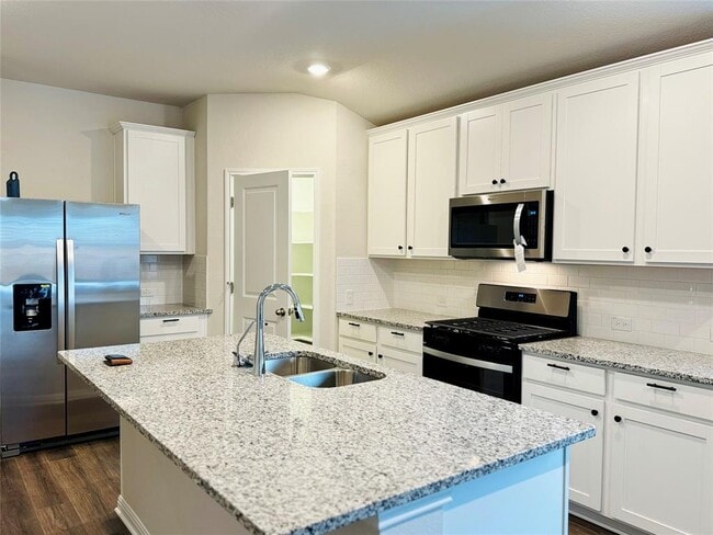 Building Photo - 340 Fossil Dr