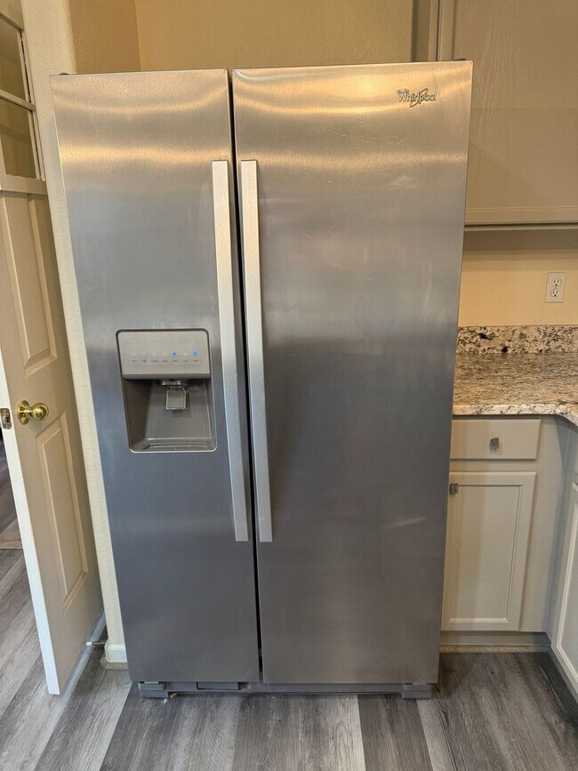Foto del edificio - Great 4 bed 3 bath home Wolf Creek Neighbo...