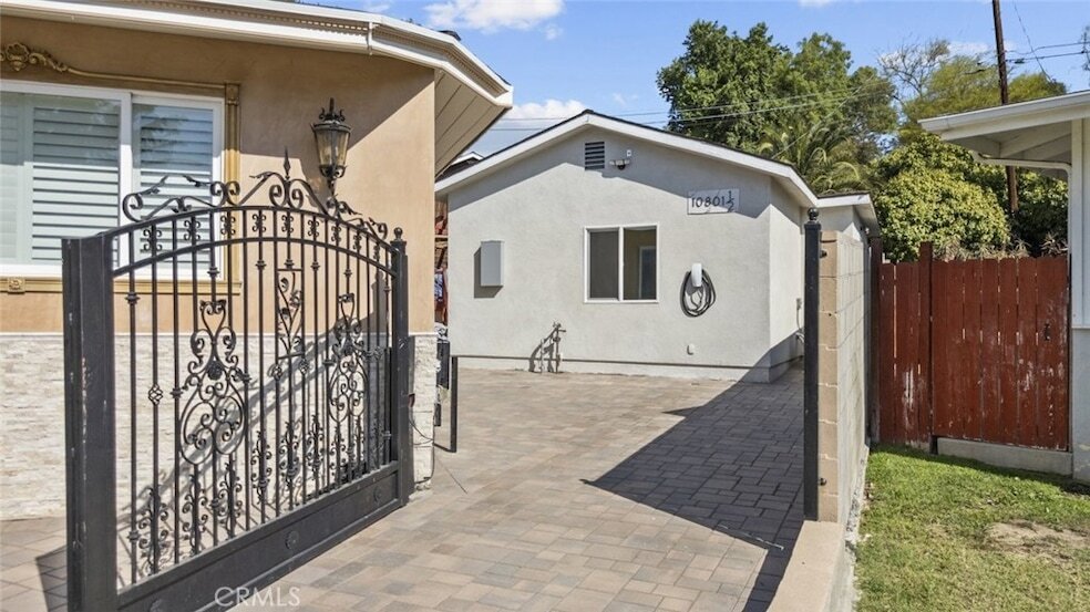 Foto principal - 10801 1/2 Wescott Avenue Unit