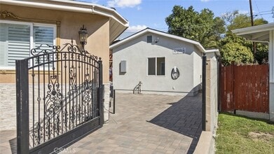 Building Photo - 10801 1/2 Wescott Avenue Unit