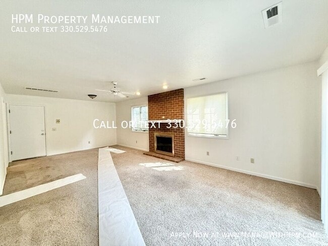 Building Photo - 408 W Maple St