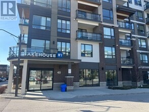 Building Photo - 40 Esplanade Ln