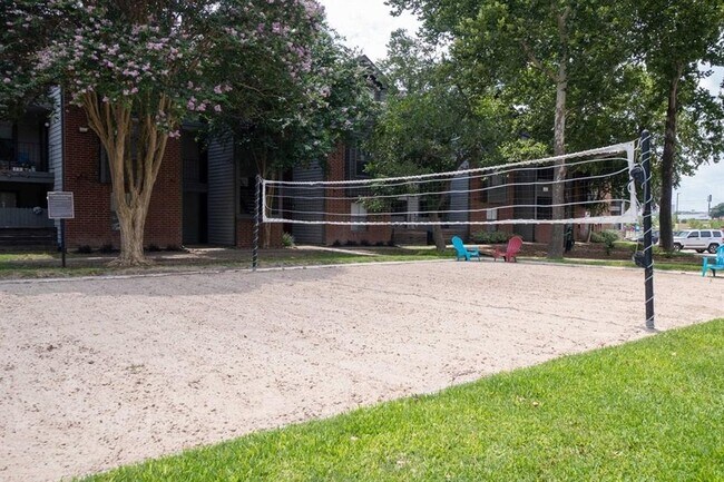 Foto del edificio - 1400 Clarewood Dr