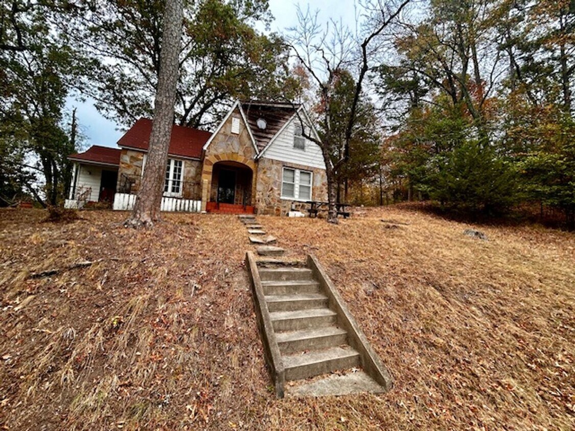 Primary Photo - 149 Ravine St