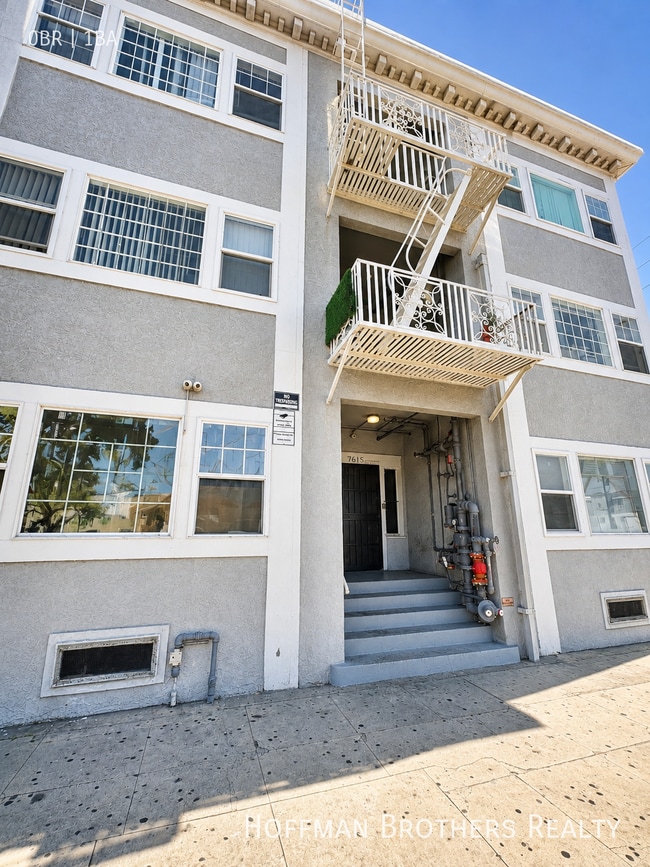 Building Photo - 1316 S Pacific Ave