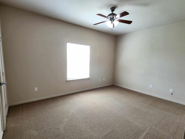 Building Photo - 3021 Las Brisas St