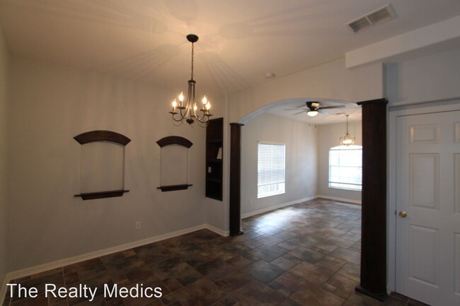 Foto del edificio - 4 br, 2.5 bath House - 807 Shine Ave