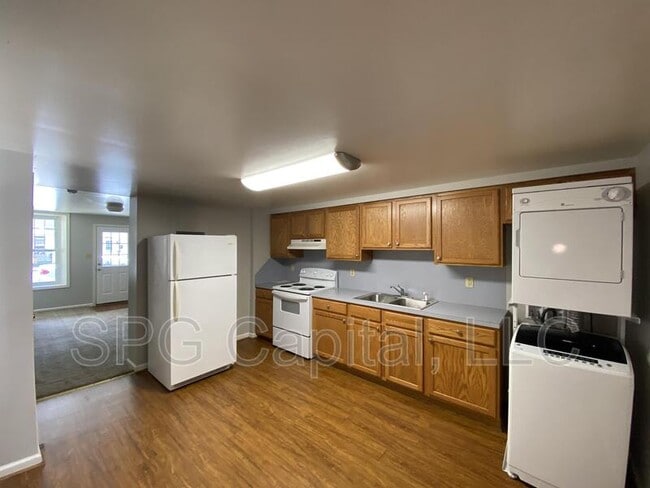 Building Photo - 239 E King St