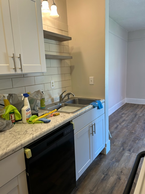 Building Photo - 339 Monroe St