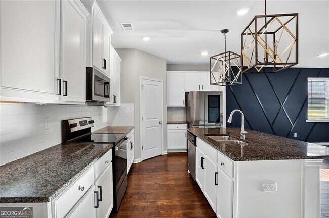 Building Photo - 1553 Spring Hollow Way