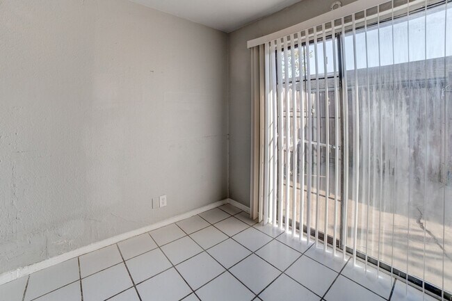 Foto del edificio - 1314 N Irvington Ave