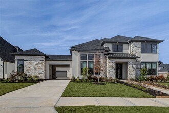Building Photo - 1327 Crown Frst Dr