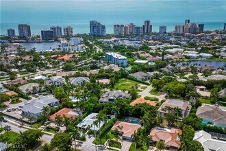 Building Photo - 725 Old Trail Dr