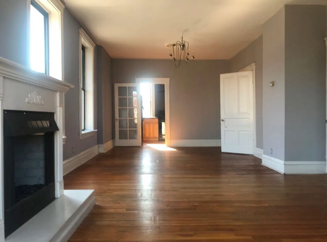Foto principal - 3900 Botanical Ave