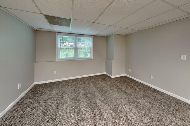 Foto del edificio - 142 Hartwood Dr