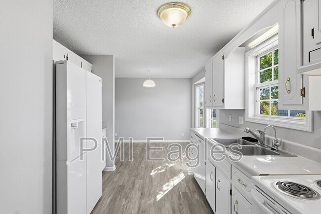 Foto del edificio - 112 Waterford Dr