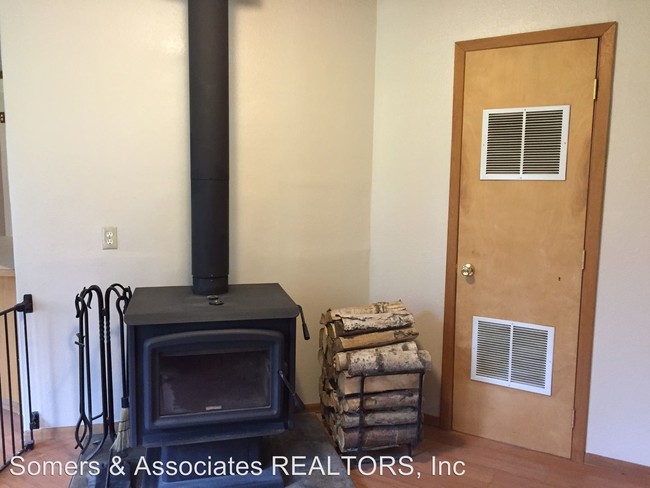 Building Photo - 1089 Aztec Rd