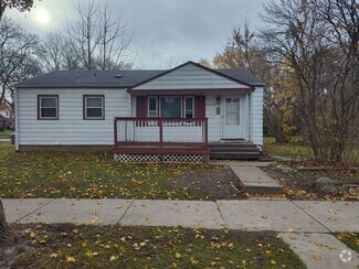 Building Photo - 5401 W Sheridan Ave