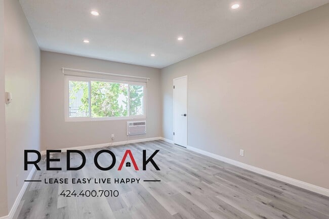 Building Photo - 929 N Genesee Ave