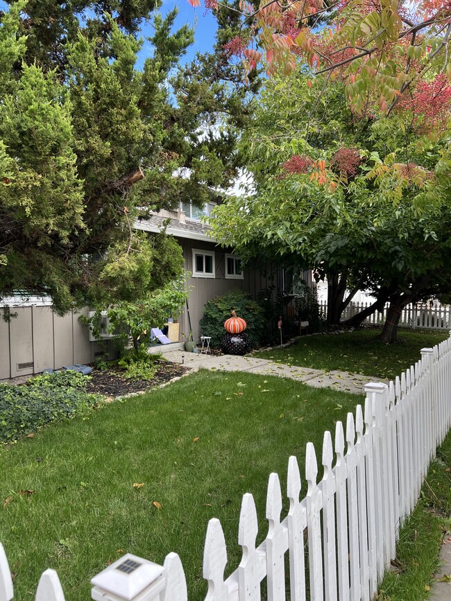 Building Photo - 661 Chemeketa Dr