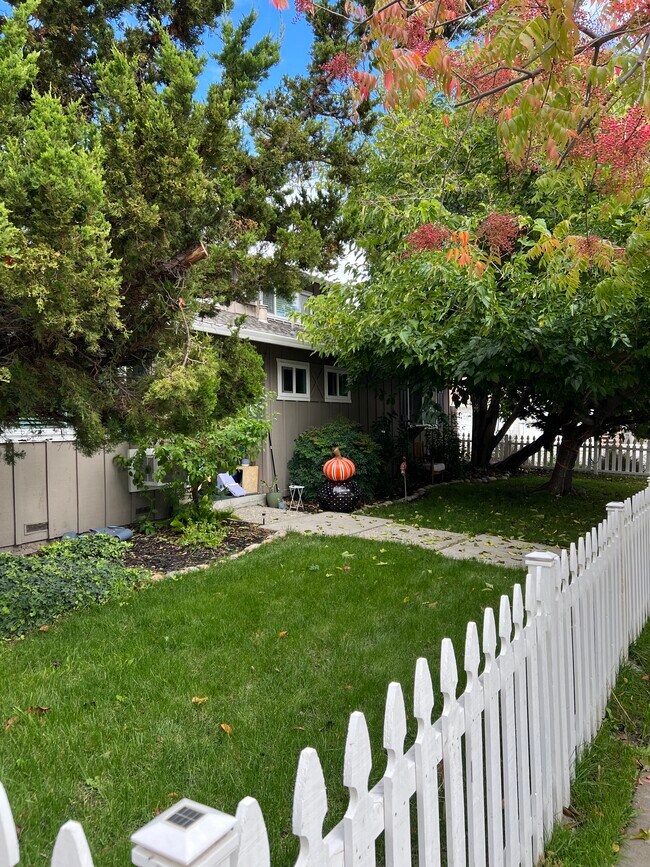 Foto del edificio - 661 Chemeketa Dr