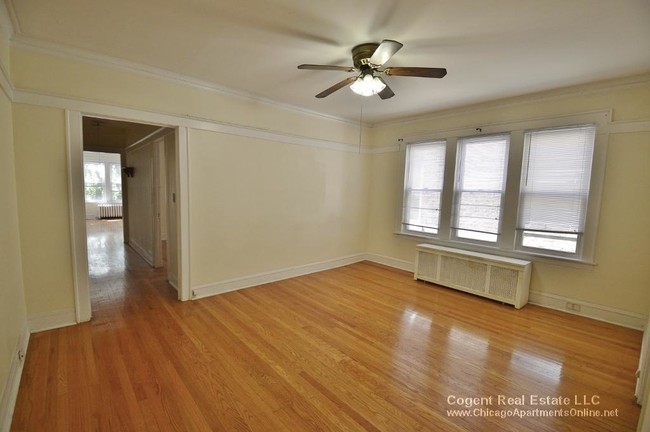 Building Photo - 3028 W Gunnison St